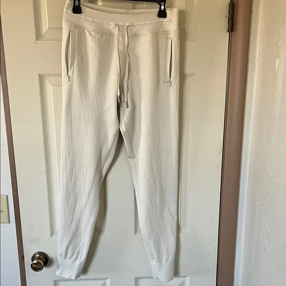 Lululemon Athletica women’s jogger 8 waffle knit - Picture 3 of 11